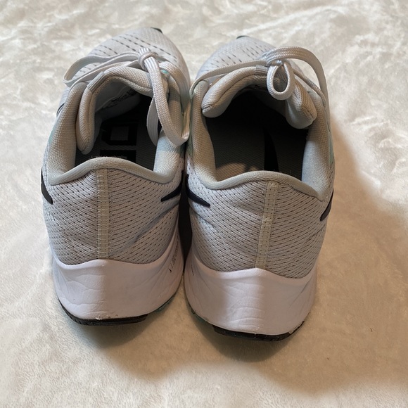 Nike Air Zoom Pegasus 38 Gray w/Light Blue & Black Detail Running Casual Size 8 - Picture 3 of 9